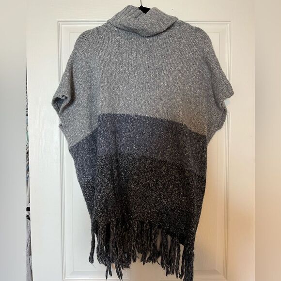 Bobeau Poncho Sweater. Size Large. - Picture 1 of 7